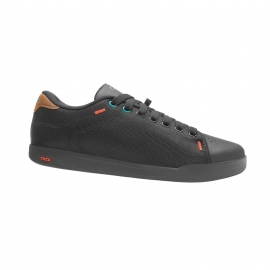 Scarpe Giro Deed - per pedale flat gravity Scarpe Giro Deed - per pedale flat gravity